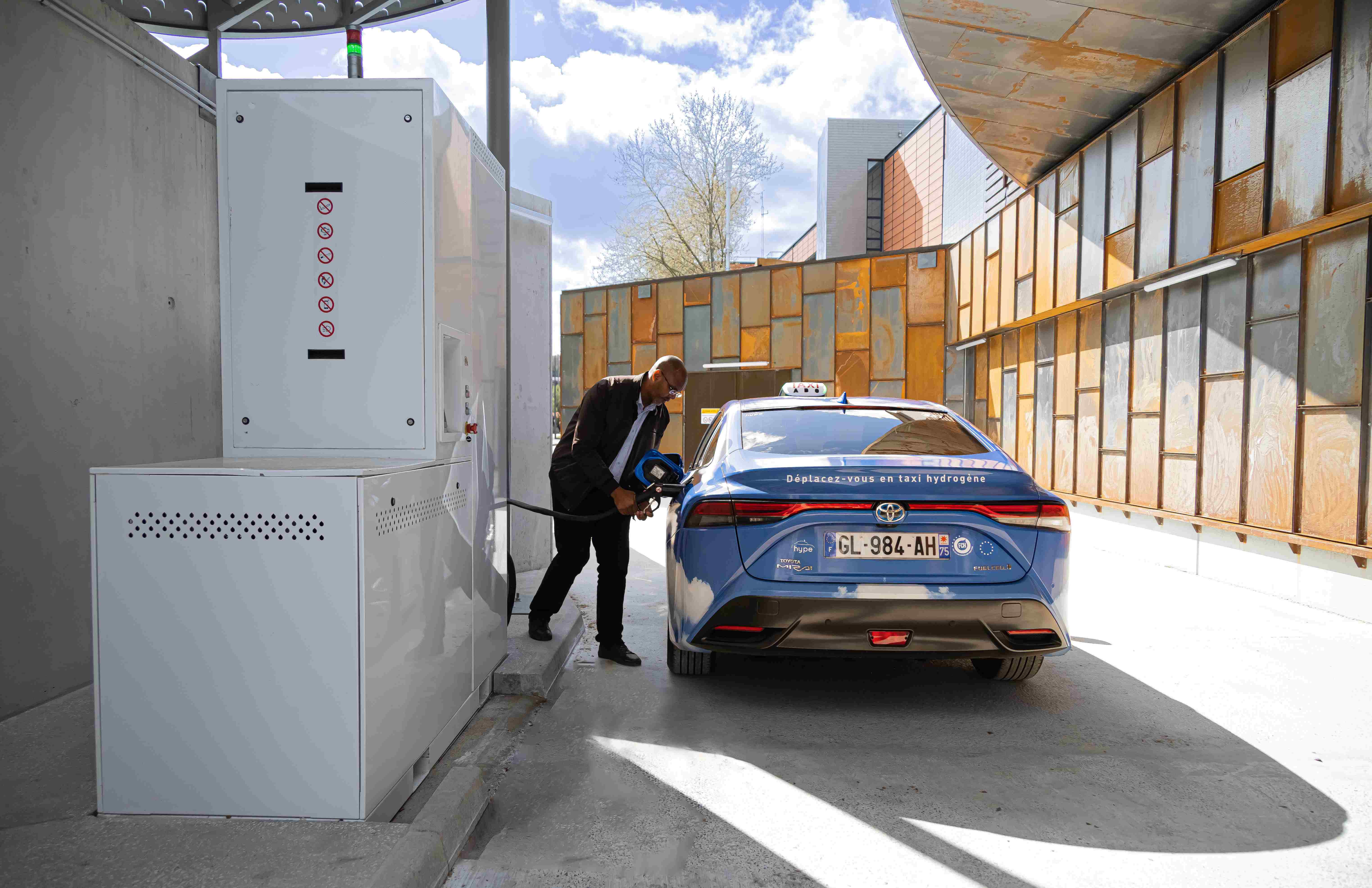 Hydrogen car